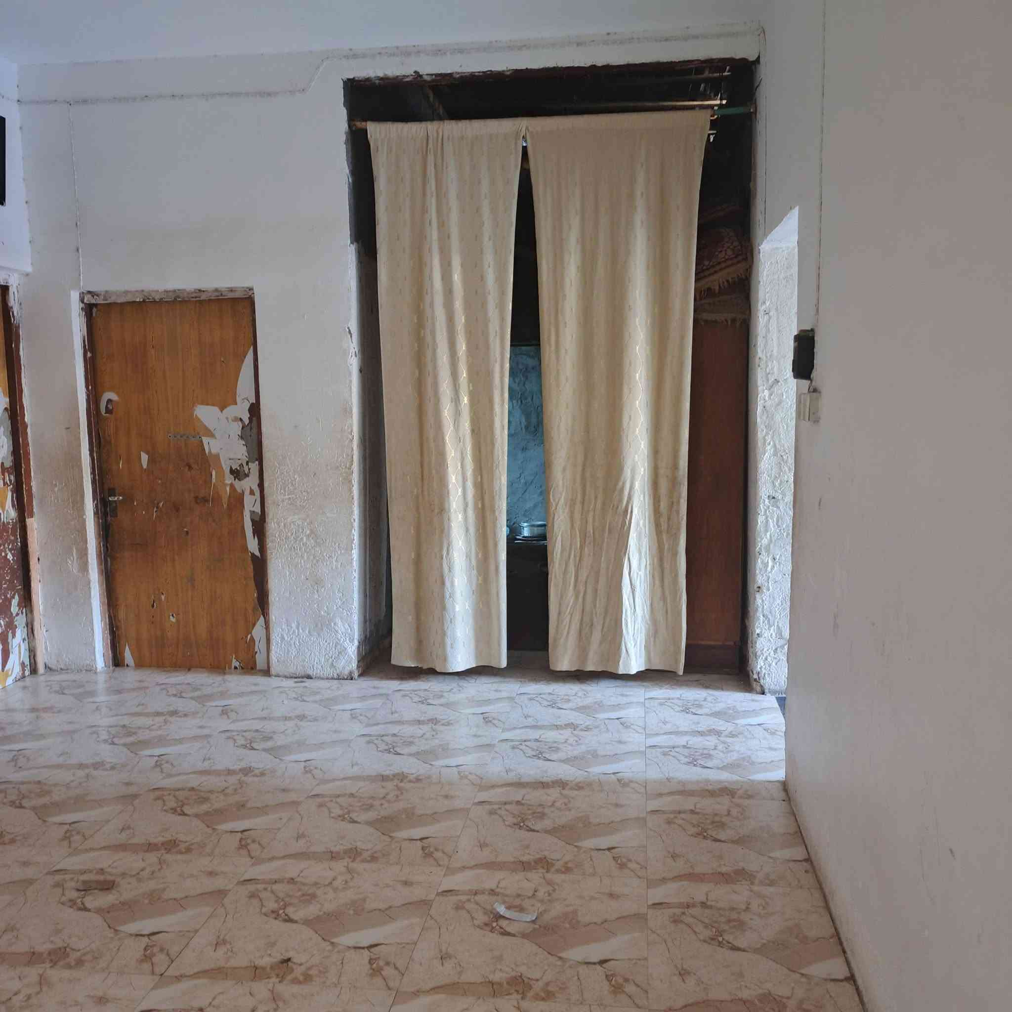 بسم الله الرحمن الرحيم
بيت زراعي للبيع 
طريق المشايه نزلة حسينية الامير 
مقابيل أسواق ابو صلاح
على الشارع مباشرتآ 
غرفتين وصاله ومطبخ وديوانيه وصحيات 
المساحة / 170 متر
السعر وباقي التفاصيل على
 الارقام الموجوده بالاعلان 
***********//***********
او مراسلة الصفحة
