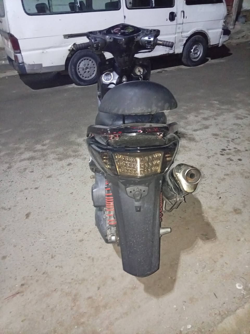 السلام عليكم دراجه سكن السحل بيع دراجه وكاله فقط بيها شخص بسيط بالصفحه موديل 2013 عنوان كربلاء السعر بالخاص***********
