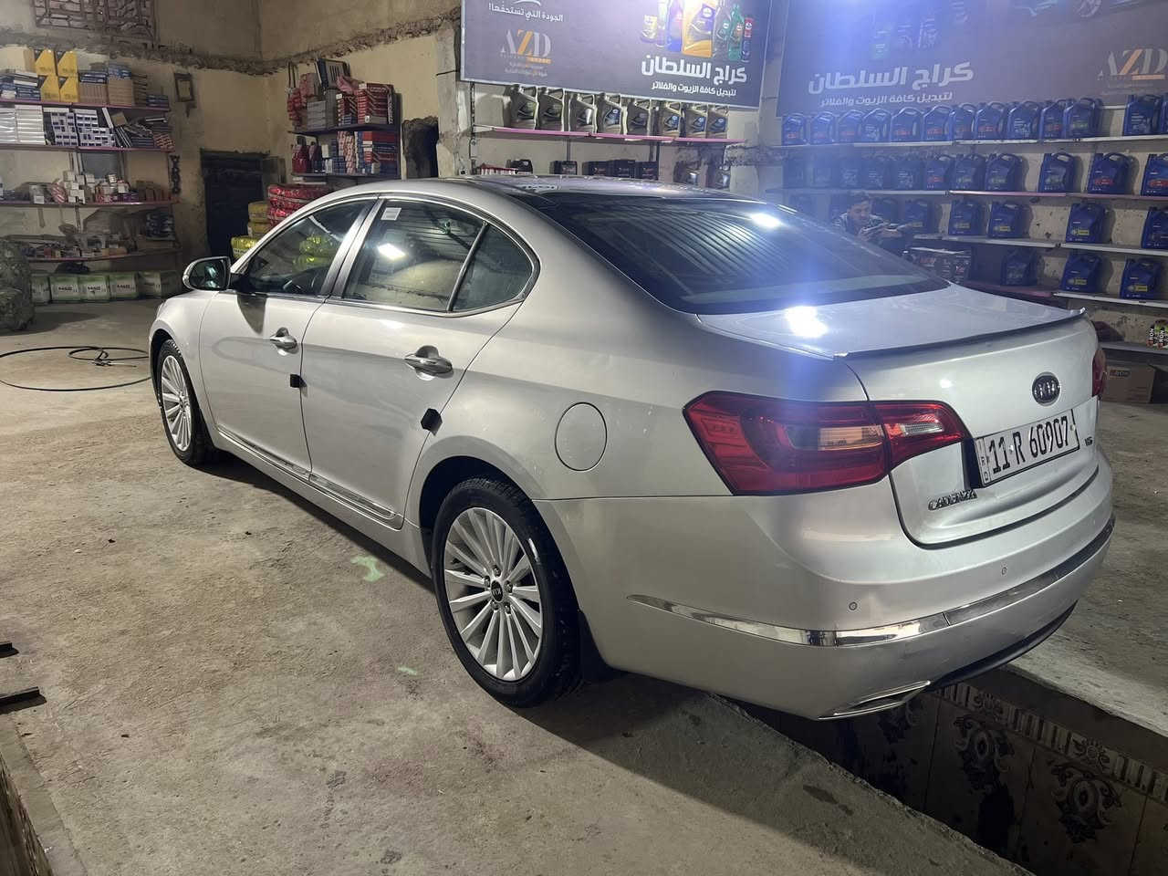 السلام عليكم شباب 
كيا كادنزا موديل 2013 خليجي 
سياره فول للخير 
جديده ما بيهه اي نقص 
كامله من كلشي 
ولا قطره صبغ 
بيهه بارد بلجاملغ الأمامي 
كير محرك صدر امامي خلفي تخم تاير كله كفاله 
السعر 125 وبيهه مجال 
الهاتف ***********
