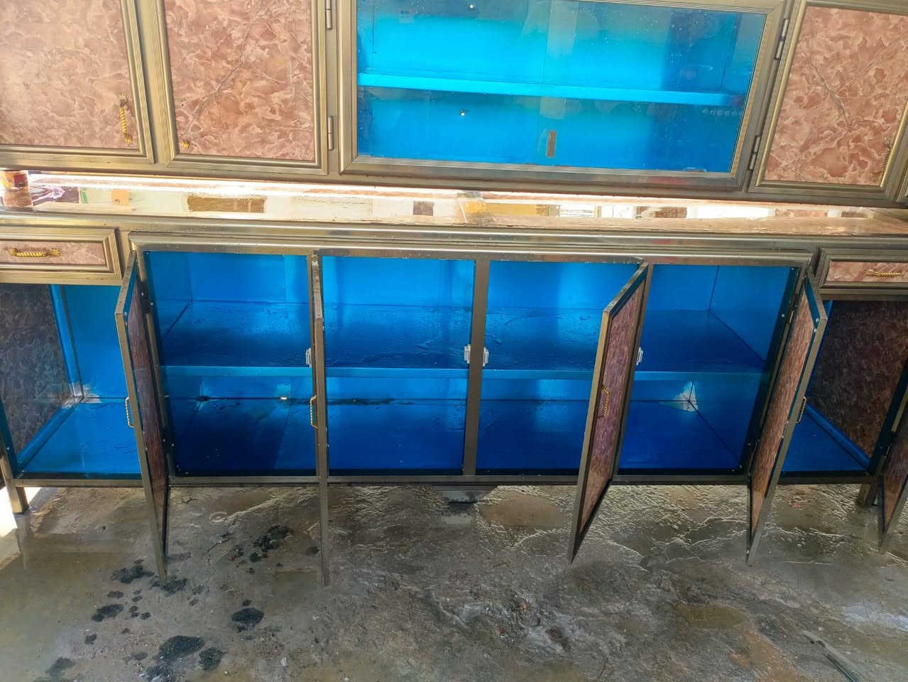 كاونتر 5 متر كلش جديد استخدام كلش قليل
الداخل ماته شوفت عينك ماعون ممحطوط بي
كلش نضيف وتسكام سعره 340  مكان بابل لكفل
***********
