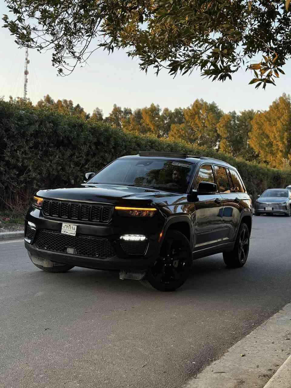 سلام عليكم جيب كراند شيروكي لمتد بلاك توب 2025
ماشيه 8 الف السياره حادثه مثل مموضح بالصور  بدون دواخل وبدون شواصي ولا لغود بجم كله بلادي ماء الراديتر مال شركه مالته مواصفات السياره فور ويل  بانوراما شاشه جبيره خزن كشنات جلد تدفئه كشنات تدفئه ستيرن كشنات السائق والصدر كهرباء رادار امامي نقطه عمياء تحديد مسار  اوتو ستوب وبعد مواصفات المتد المعروفه مكان السياره بغداد نفق الشرطه للاستفسار ***********
