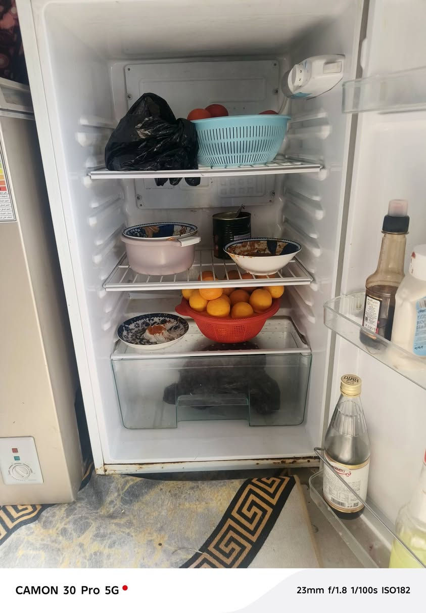 قفصين مال بلابل ب20 الف
ثلاجة اخت الجديدة  ب150 الف 
للاستفسار ***********
واتسب او مراسله الصفحة
