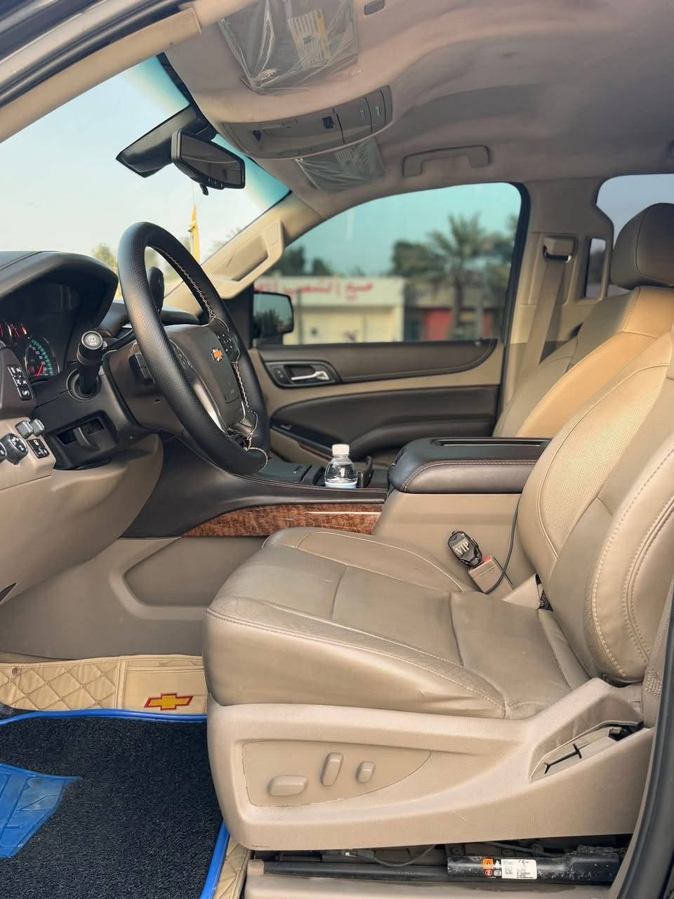 تاهو 2020 رقم بغداد مميز وارد امريكي
السياره بوليسيه ومحدثه ltz
باسمي تحويل ثاني يوم اتكفل من الكص والكلبه والچفيه

السياره بامريكا جاملغ وبنيد وهنا نصبغت حزام داير

النواقص يرادلها ترتيب بچمها وشوي بالحداده

للبيع فقط مستعجل عالبيع 
السعر 260 وبيها مجال

*********** واتساب وخط
