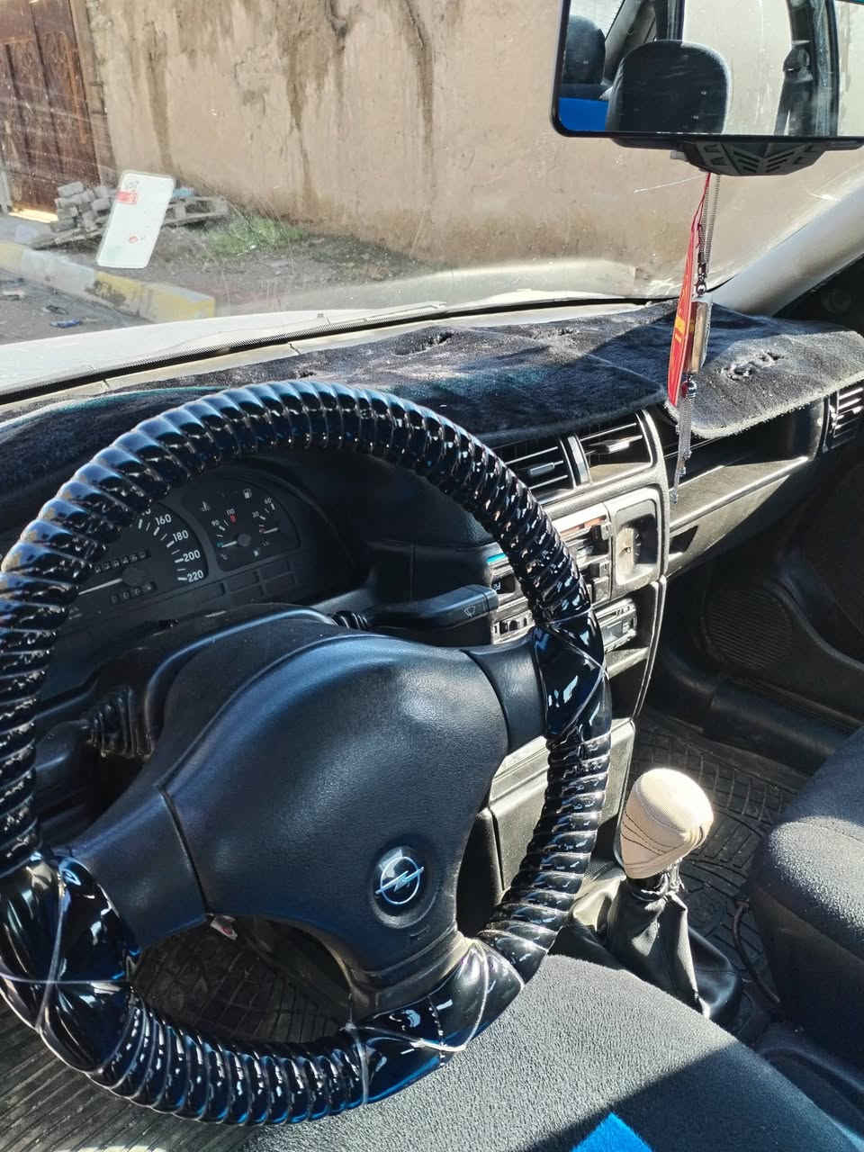 فكترا موديل ١٩٩١ حجم ٢٠ مشورع وطني السعر ٣٨ مكان السيارة كركوك تازة ***********
