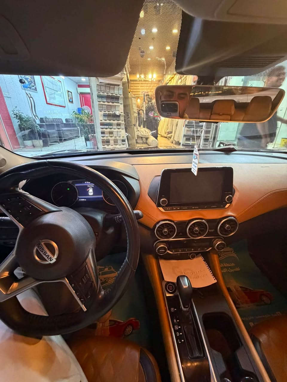 للبيع نيسان سنترا 2020 SV Plus وارد أمريكي، لون ماروني مميز مع داخلية جلد لون مشمشي (بقلاوة) تعطي فخامة وجمالية عالية.

🚘 الممشى: 118 ألف كم
💰 السعر: 130 ورقة قابل للتفاوض للجادين

أبرز المواصفات:
✅ تشغيل عن بُعد (Remote Start)
✅ فتحة سقف
✅ جلد بقلاوة لون مشمشي
✅ رادارات أمان
✅ نظام النقطة العمياء (Blind Spot)
✅ توقف ذاتي/فرملة طوارئ
✅ كاميرات ومساعدات قيادة
✅ كشافات ضباب
✅ بصمة تشغيل ودخول ذكي
✅ مثبت سرعة وتحكم من السكان
✅ شاشة ونظام ترفيهي متكامل

السيارة فئة SV Plus فول مواصفات، اقتصادية بالوقود ومريحة جداً بالقيادة، لون خارجي راقي وداخلية مميزة ونظيفة.

للتوضيح بكل شفافية: السيارة وارد أمريكي، وكان الحادث على الجاملغ والباب الخلفي جهة السائق وتم إصلاحها بصورة جيدة.

للاستفسار والمعاينة التواصل على الخاص، والبيع للجادين فقط.
مكاني بغداد مشتل او شارع فلسطين 
***********
