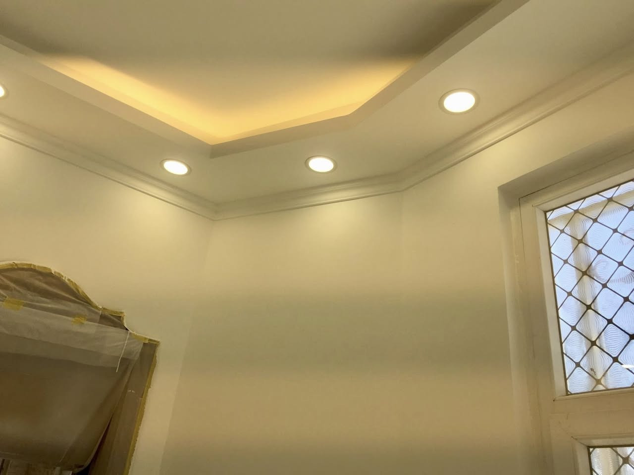 مستعدون الكافة عمل الجبس وعمل الاصباغ
وعمل الفوم الخارجي وطلس الجبس  الوحات الجداريه 
وعمل بديل الخشب  وكافة الديكورات ***********
***********
