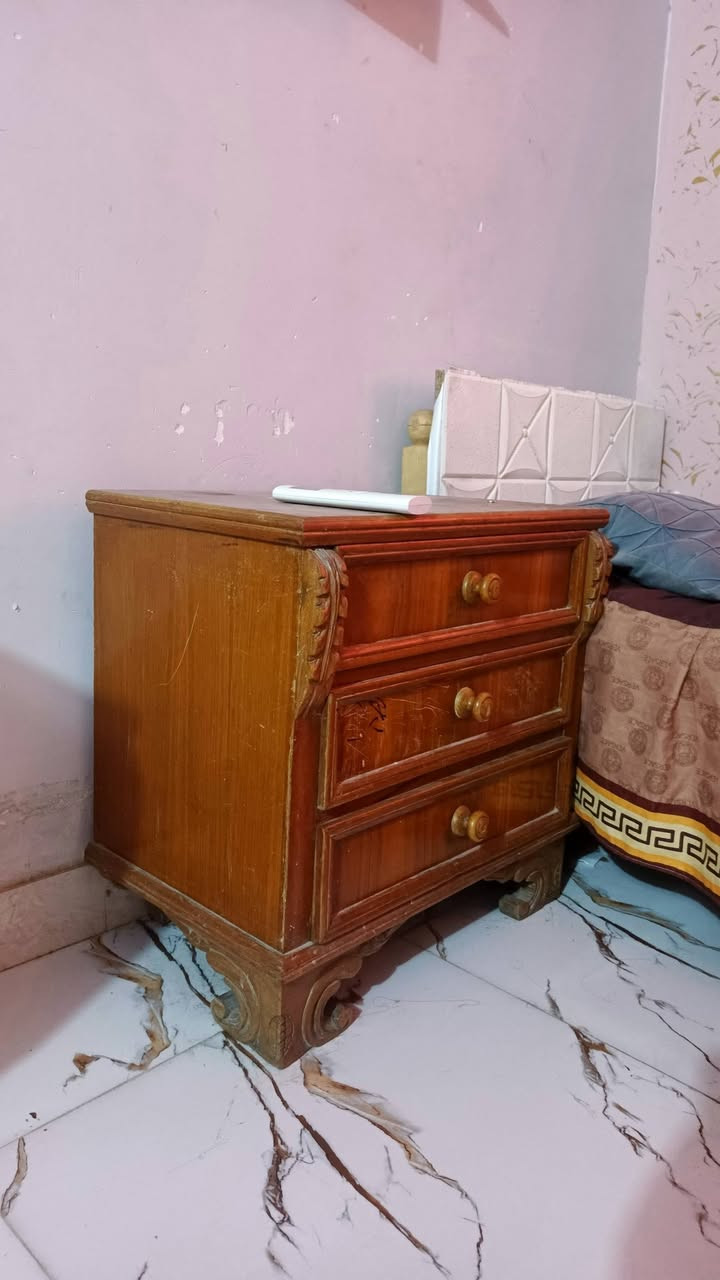 كنتور صاج تزكام عراقي ٦ بوب + ٣ ملحقات استعمال جدا قليل شخط مابي ب ٣٠٠ 

ميز تواليت كبير صاج تزكام عراقي ثگيل ٤ مجرات  ٧٥

ميز تيبلام صاج تزكام عراقي ثگيل عدد ٢ ٥٠

ديوان شغل قوي جدا شرط الفحص ٩ مقاعد ب٢٠٠
طباخ نظيف كريازي 
متواجد على الرقم فقط واتساب واتصال 
,***********
