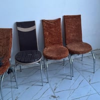 ميز طعام • كراسي ٤