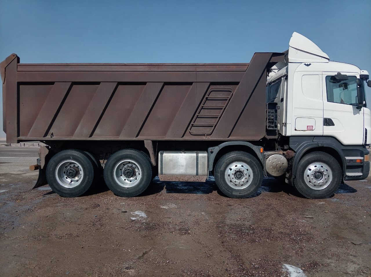 السلام عليكم سكانيا للبيع 2007ما معلايه مكينه انجگسن أربع خطوط مجموعه 26 للاستفسار اتصل ع ***********
