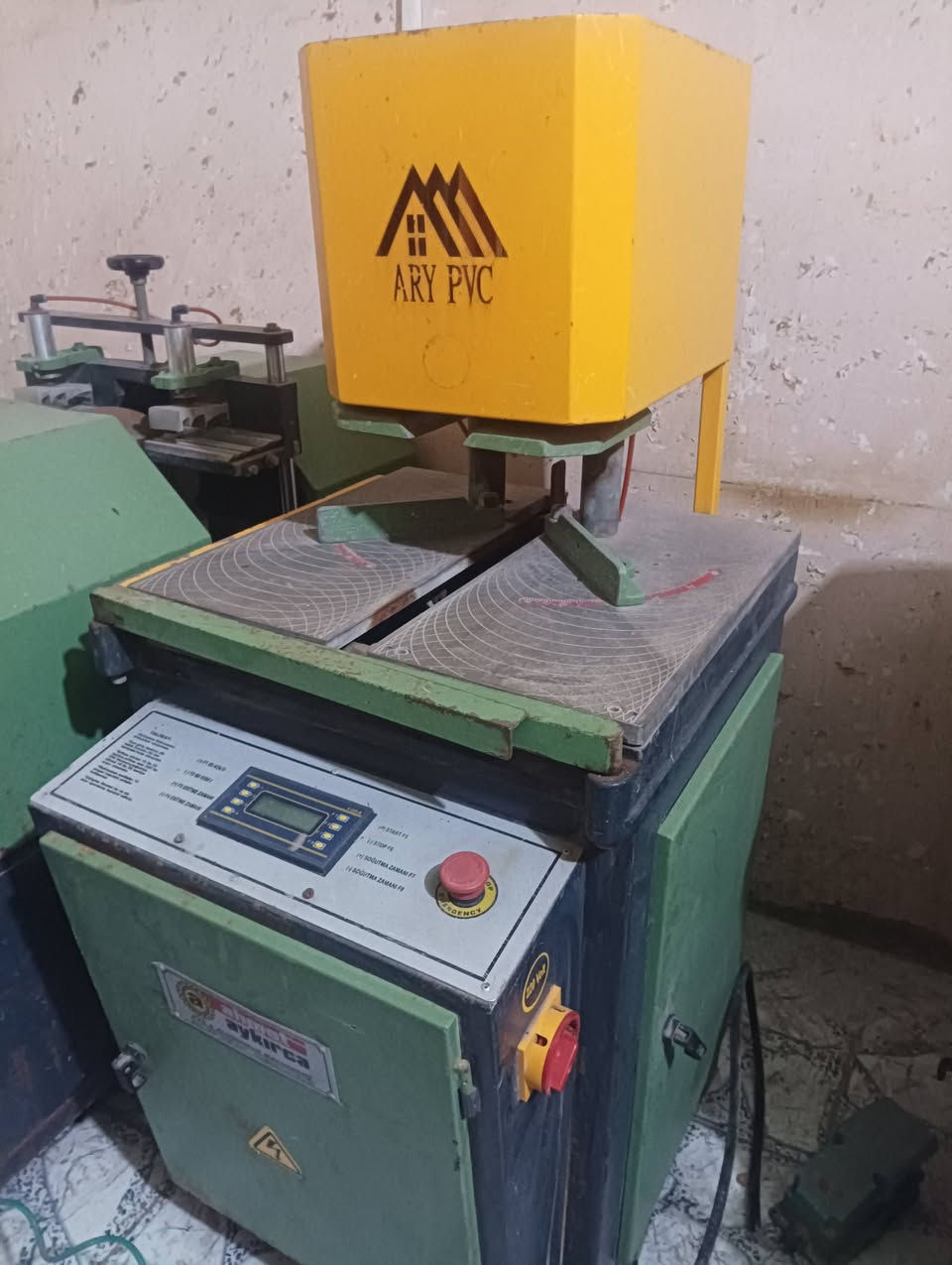 السلام عليكم للبيع معواجه مترتين وعشره  اي استفسار الاتصال على الرقم ***********. ***********. أو على الخاص في بابل الحله
