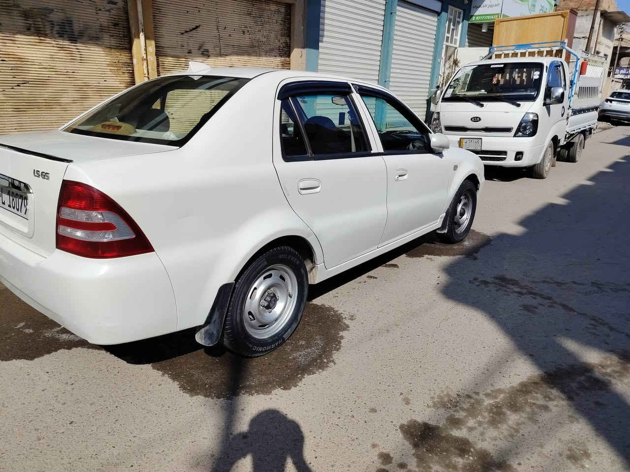 موديل ١٣ كصة اجديدة 
رقم ادهوك رقم مسطرة شرط التحويل 
السيارة بدون صبغ عدا جاملغ أمامي بي بارد وكارت 
مكينة كير شرط 
تبريد 
ماشية ١٢٥
كابون بانزين 
شاشة كامرة 
السعر ٥٦وبي محال 
***********
