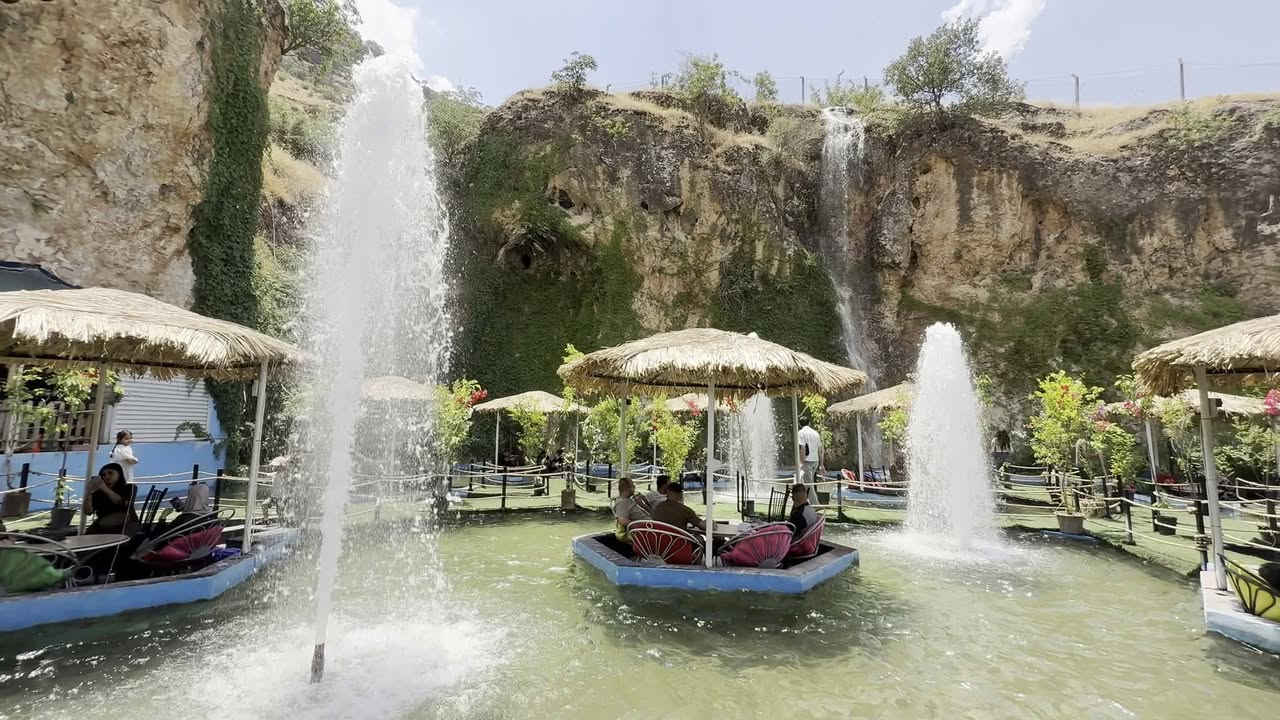 السلام عليكم اخوين يتوفر طلعات على مصايف دهوك او اربيل بسياره خاصه دوج كرفان 7 راكب تاخذك باب ترجعكم يم الباب شباب او عوائل مبيت او من الصبح لليل حسب طلبكم البرنامج تريدون انتو تربتو تريدون اني ارتبو  مصايف شيرانه مصيف اشاوه  عماديه سولاف كهف انيشكي سد دهوك سوق دهوك جبل زاوه فاملي مول دريم ستي حديقة الحيوانات. بارك ازادي اخواني السياره خاصه ما تابعه الشركات او كروبات تاخذك من الباب ترجعك بل باب للستفسار او الحجز الخاص مفتوح او اتصل على رقم *********** وبي واتساب
