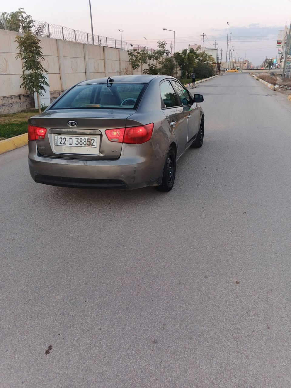 السلام عليكم سياره للبيع موديل 2011محرك 2000 دوش المرغوب كير 6نمر  سياره بيها قطعتين صبغ بدون دواخل جاملغ وبنيد رقم اربيل جديد سنويه لل 27 تريد تحويل تريد وكاله محرك جديد كير جديد حداديه جديده تخم تاير جديد  تدفئه وتبريد مواصفات شاشه كامري خلفيه اشاره بلمري السعر المطلوب 79 وبيها مجال العنوان كربلاء رقم ***********
