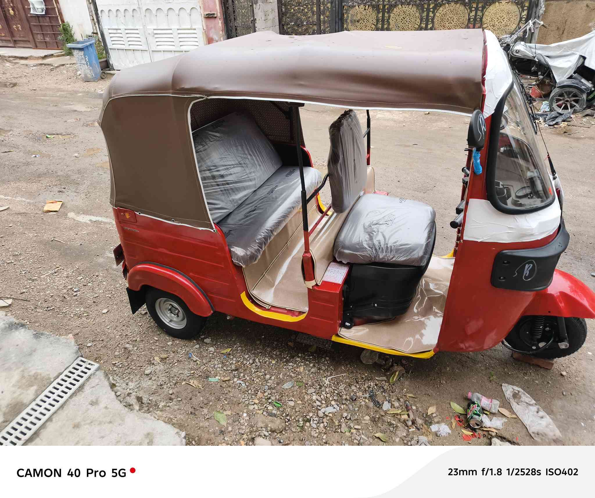 سلام عليكم تكتك موديل ١٢شهر١٢ كير مكينه خير من الله مكينه مال 20  تخم تاير جديد كهربيات كله شغاله جادر جديد جامه جديده قطره خياس مابيه صبغ عام فقط جماليه بدون معجون ولا ضربه اي نقص مابيه شراي اتصل خاص مغلق مكلف بلنشر السعر4900وبيه مجال مكاني بغداد الغزاليه ***********
