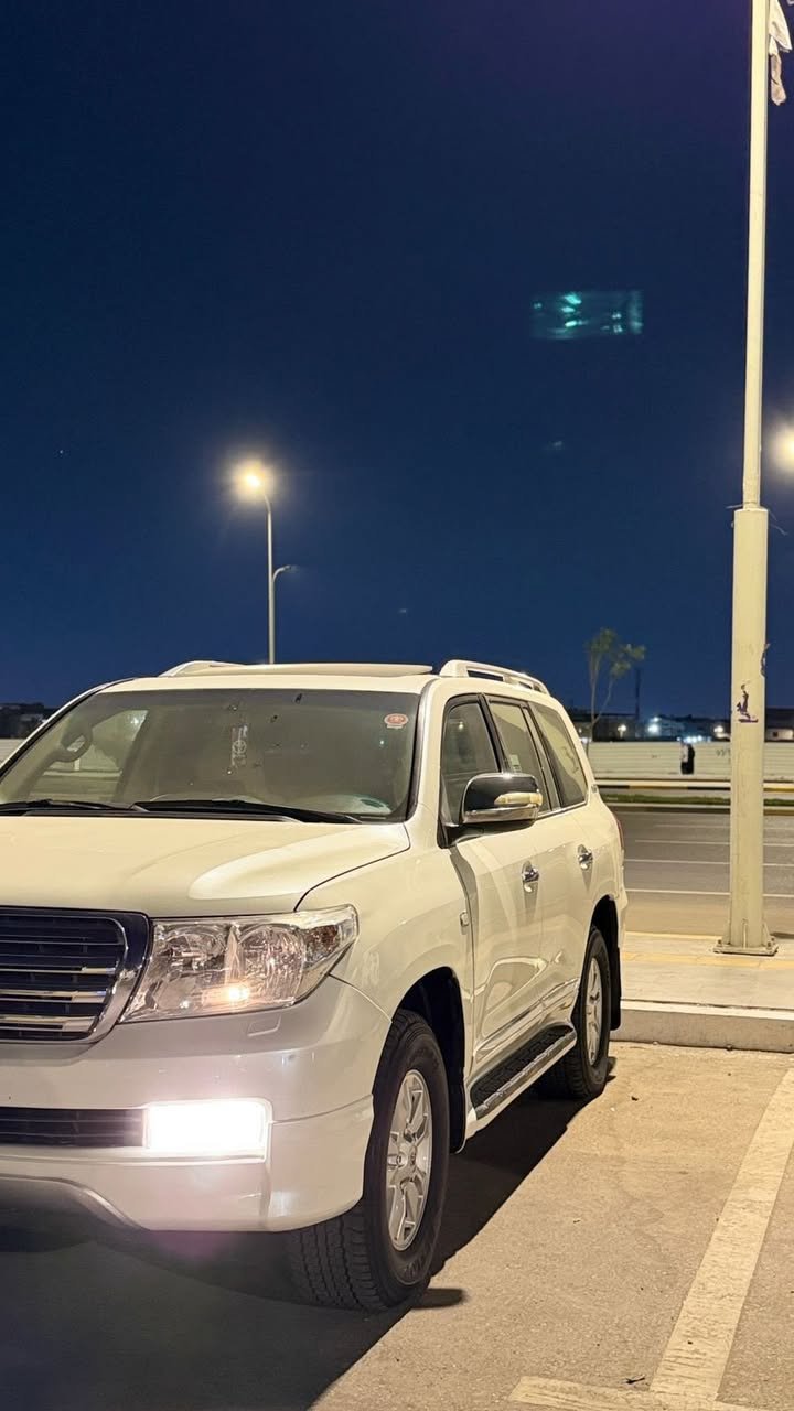 لاند كروز مديل ٢٠١١ ستينيه اصل
رقم وهزه وسنويه جديده 
بغداد تحويل مشروع وطني رقمها النكليزي اليوم شديته 
معروفه مواصفات الستينيه 
بيها فقط بس بنيد ونفس لون اصلي بدون دواخل 
محرك 6v فتحه كشنات كهربائي شاشه 
داخل بيجي 
حساسات 
كأمره خلفيه 
كير محرك حداده شرط كله جديد سياره مال جني
ماشيه حقيقي 166km
تخم داير جديد دلوب 
محرك ممفتوح سياره احله من صور 
السعر 305 ثلاث شدات وخمس ورقات 
*********** مراوس حسب القناعه
