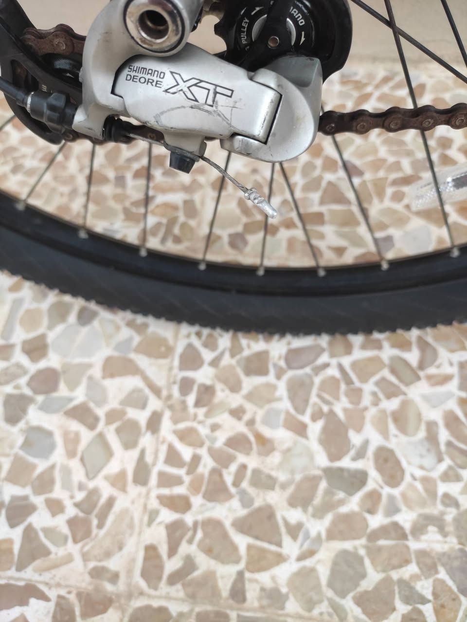 السلام عليكم وعيد مبارك على الجميع🌙
لأصحاب الاوزان الثقيله والفقرات والمفاصل اجاكم العلاج

فوول نعومه وسلاسه وانسيابيه وراحه بلسياقه ..لون سمنتي مميز

دراجه ماركة #HARO هارو العالميه ماركه غنيه عن التعريف

امريكية صنع امريكي اصلي مختوم🇺🇲Made in USA 

حجم 27.5 سبعه وعشرين ونص فوول مواصفات فوول المنيوم 

دبلات احترافية سلاسة 100% وامتصاص للطسات والصدمات 

الدبل الامامي ماركة EASTON OPPER TUBES ارتفاع  80_125mm

احترافي تحكمات من الجهتين تقويه وترخيه +تسريع وتبطيئ 

دبل خلفي احترافي تحكمات ازرار نوع فيوجن فوكس 

من ماركة #FOX فوول تحكم تقويه وترخيه وتسريع وتبطيئ

سستم شيمانو XT  اعلى فئة .....بريكات هايدروليك #دهن 

نوع ديور #SHIMANO_DIORE  اعلى فئة احترافي 

بدالات السرعه9X3 صاروخ ارضي🚀 سحب دفع #شاشه_حديث 

وياله زوم نوع #WTB_SX24 بولبرين احترافي .. تايرات كتان 

اصليه احترافيه ضد البناچر والثقوب نقشه متوسطه #KENDA

سرج طبي اصلي WTB....كامبليون وياله وكامبليون سرج 

🔴الدراجه قطعه مال حاويه غير مستخدمه داخل العراق 
   على وضع الشركه بلاد.....ما بيها اي نقص كامله وجاهزه 100٪

المكان موصل الجانب الايسر.....السعر 300$ دولار (ثابت_نهايتة)

يوجد توصيل بغداد

رقمي ***********
