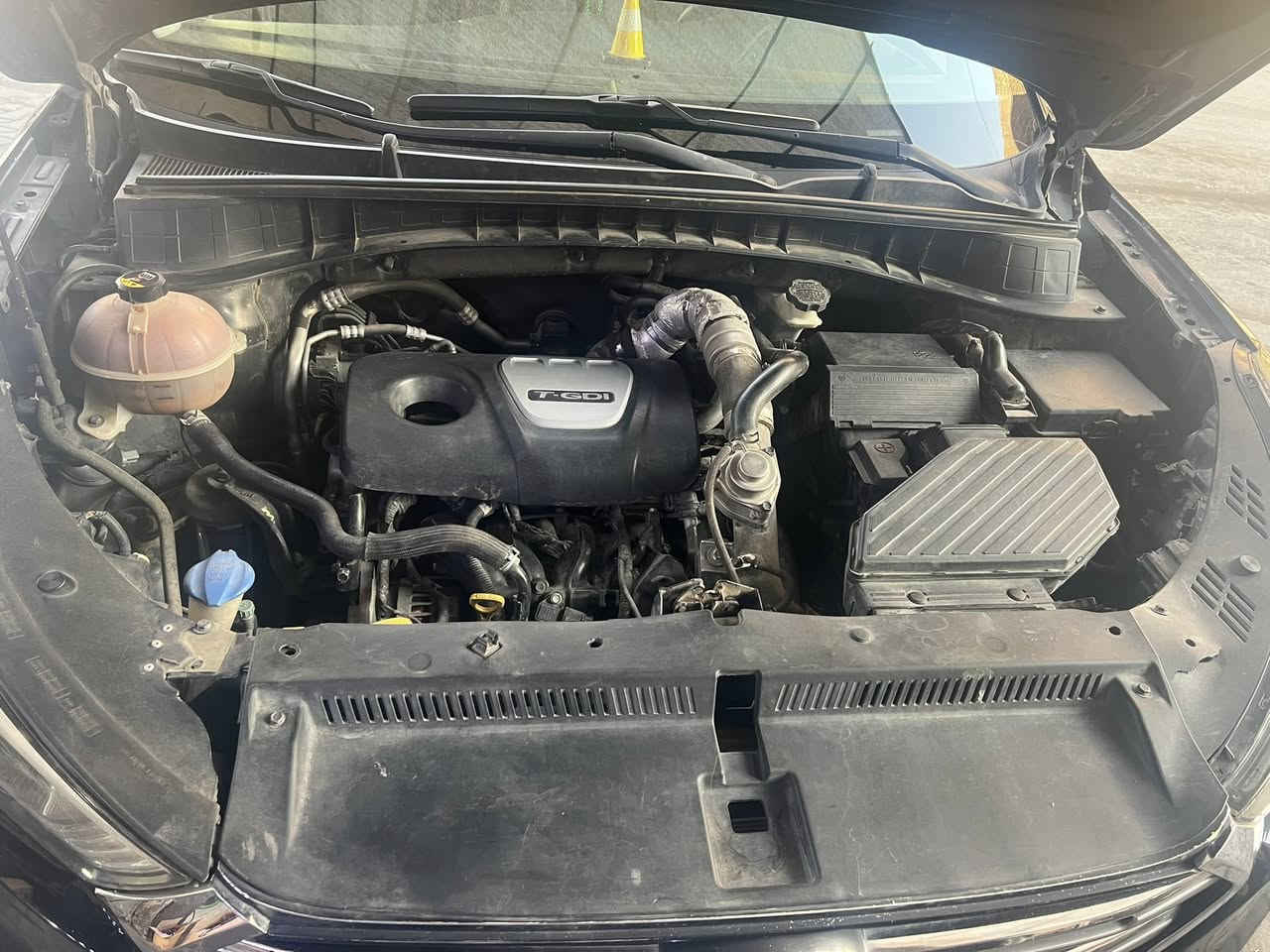 السلام عليكم توسان (مراوس) 
موديل 2017 امريكي 
حادث جاملغ وبنيد فقط 
سياره كامله مابيه نقص 
سعره (145)$
عنوان بغداد رقم ***********
