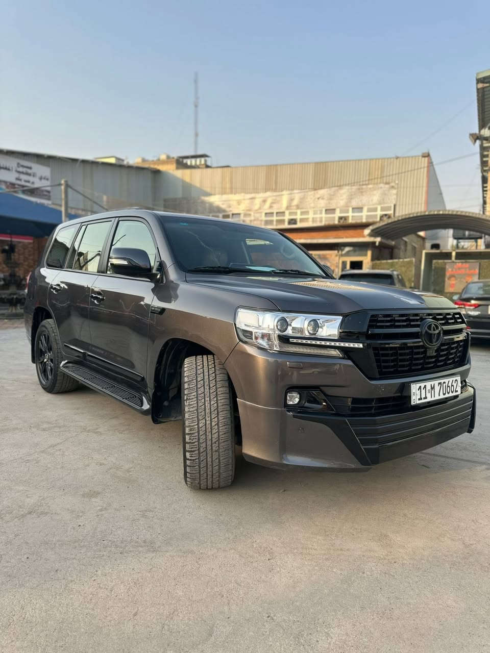 السلام عليكم 

للبيع فقط
لاند كروز  2018 
رقم بغداد
6 سلندر 
فئة gxr 
شركة المهند 
ماشيه 150.000km
بيه بارد بلجاملغ الامامي شويه 
وباقي السياره مكفول كفاله عامه
معروفة مواصفات السيارة 
السعر 41.000 وبيه مجال كلش بسيط مكاني بغداد الاعظمية 
للاستفسار اتصال او واتساب /***********

