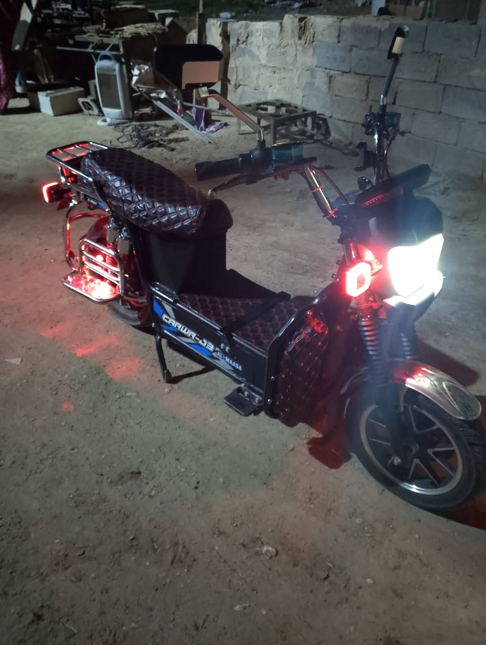 دراجه جبلي نوع الماسه عدد 5بطاريات سعر 450وبي مجال للشراي بطاريات عل فحص وان ميعجبك افحص  كهربايات شقاله كله للستفسار ***********.   ***********
