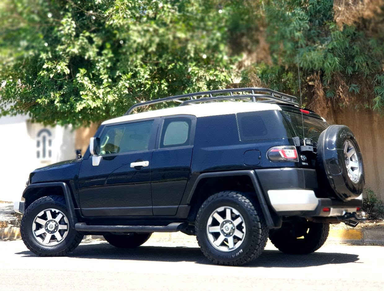 TOYOTA FJ 
مودیل 2014
مواصفات TXL 
المسافة المقطوعة 260 KM
محرک 6 سلندر
دیفلوک + A ـ TRAK
بدون صبغ ـ فقط شبر تعدیل بالجاملغ الخلفي
بێ لێدران و سبوغ تەنها یەک بست تعدیلی هەیە لە چاملغی پشتەوە
مواصفات خلیجي
کامیرا و شاشە ایباد
السعر 235 ورقە و مجال قلیل
کیر + محرک + تبرید + تحویل بشرط
رقم + سنویە + هزە کلها جدید
*********** موجود واتساپ ـ ڤایبر أربيل, العراق
