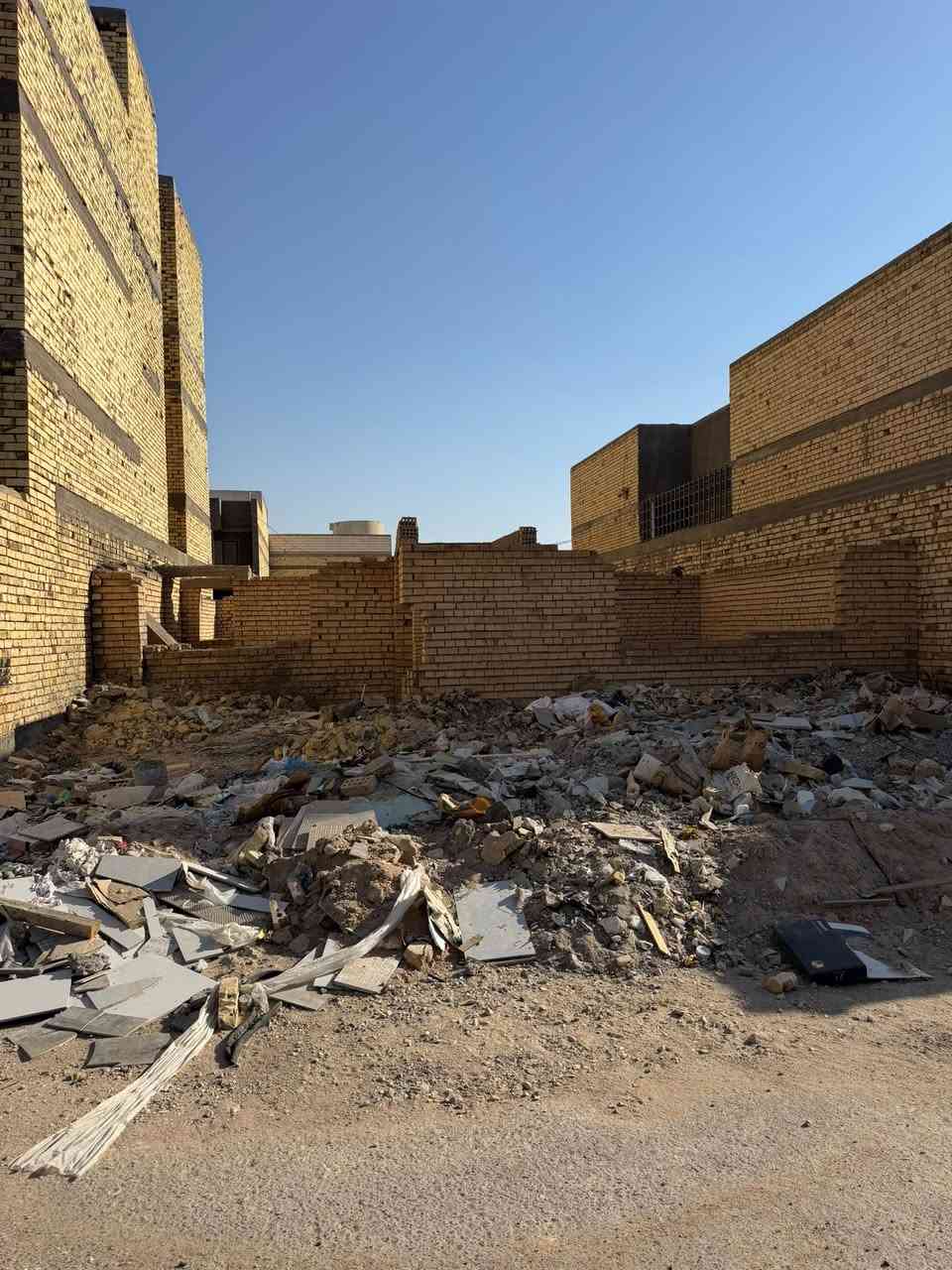 فرصه مميزه
تعلن محموعه  عقارات الكاظمي للاستثمار العقاري 
عن تواجد قطعه في حي الياسمين 15000 خلف المدينة الرياضيه  خلف شارع اسود الرافدين 
مساحه 200 متر 

✔️ موقع مميز
✔️ خدمات متكاملة 
✔️ مناسب للسكن والاستثمار 

مكتب عقارات الكاظمي         
والوساطة العقارية
يسهـــل للمشتري الوصـــــول والعثور على العقارات المطلوبة بأقل جهد ووقت..
◾ مكتب عقارات الكاظمي 
للاستثمار والتسويق العقاري يرحب بكم .....
▪يقوم بتوفير العقار المناسب لكم
.. يوفر عليكم الوقت والجهد ويختصر المسافات ..
يستقبل طلباتكم سواء شراء
عقار لكم او بيع عقار لكم
🏢 #محافظة_ البصرة  🖼
***********
***********
***********
***********

زورونا في موقعنها الكائن 
الفرع الاول القبله حي المهندسين خلف محطة الخليج العربي 
الفرع الثاني خلف المدينة الرياضية مقابيل بوابه رقم 10
الفرع الثالث حي الياسيمن خلف المدينة الرياضيه
