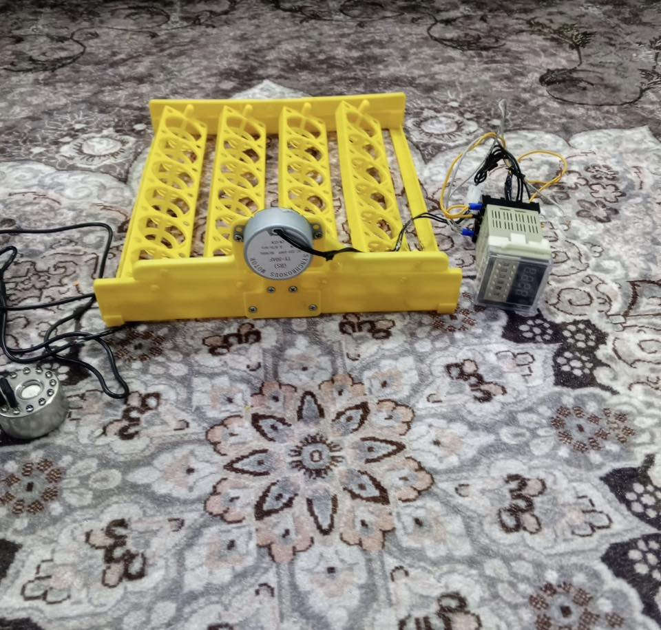 غراض فقاسة جديد بالكارتون شرط الفحص
 جهاز قلاب + جهاز فواحة + حساس رطوبة وحرارة 

مكاني العمارة ***********
