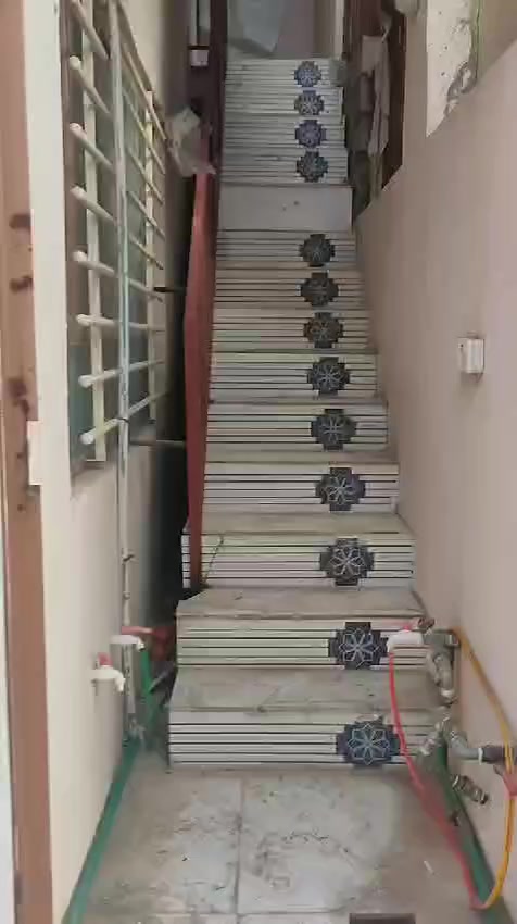 شقة للايجار في حي الفلاح الثانية قرب الملعب الاولمبي غرفتين نوم ومطبخ مع الخدمات 
***********
***********
