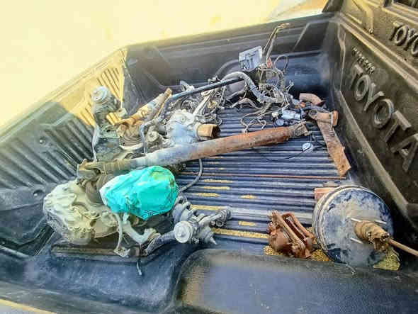 سلام وعليكم 
غراض برادو طبلات صطاب اكسن .. لوي.. كنديسر..كاردنات..ضفيره كهربائيه..حساسات كامل 
كلهن للبيع ‏‪0751 965 0776‬‏
