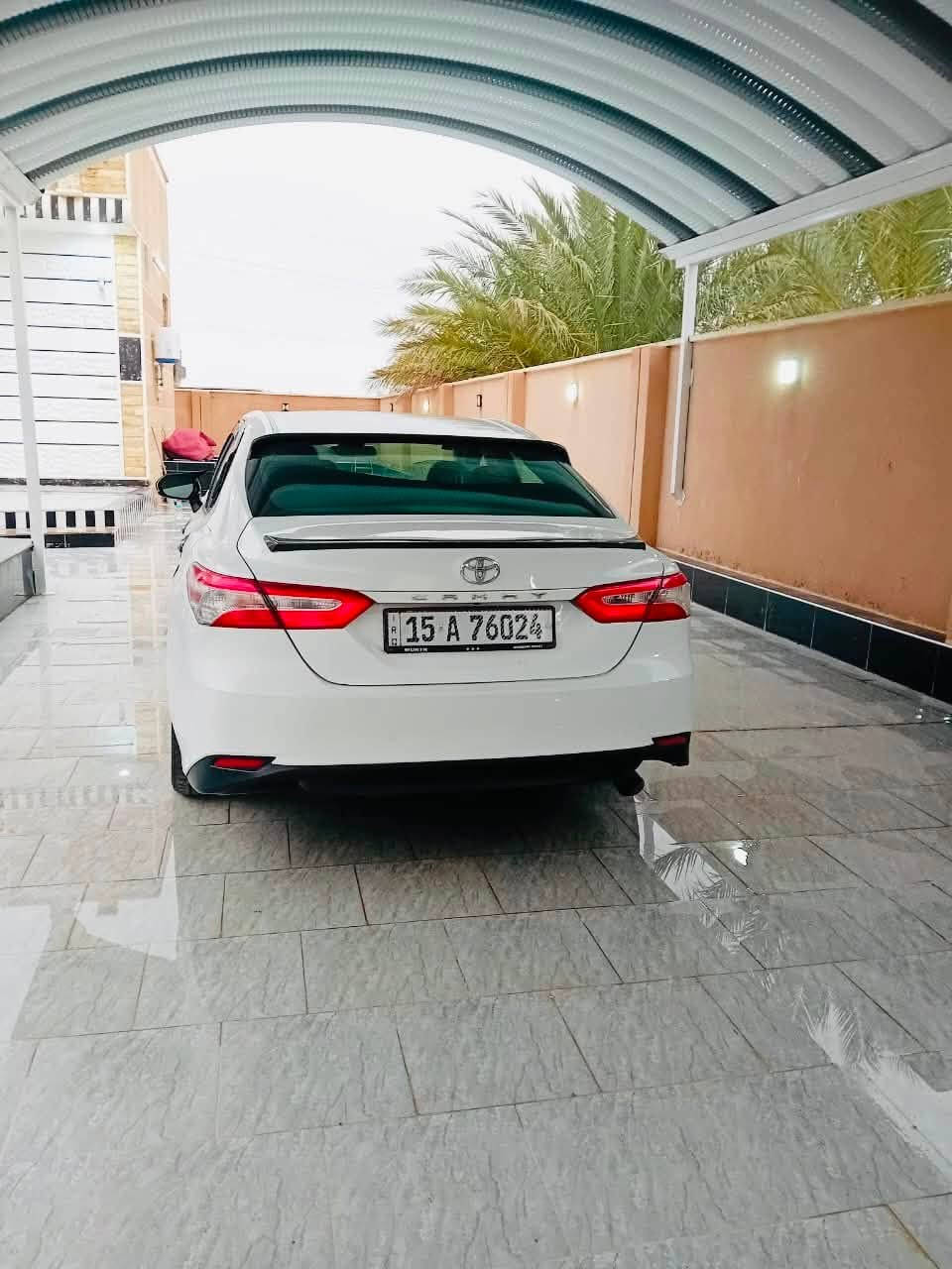 السلام عليكم
تيوتا كامري 
2018 
لون ابيض
خليجي 
رقم الانبار 
تحويل مباشر 
بيها صبغ ربع من قبق الصندوك فقط غيرها ماكو 
وبيها سونار 
مواصفات
تحكمات ستيرن 
شاشة 
مثبت سرعة 
رادارات 
كشنات جلد صحراوي
ويل كب 
للأستفسار:
***********
