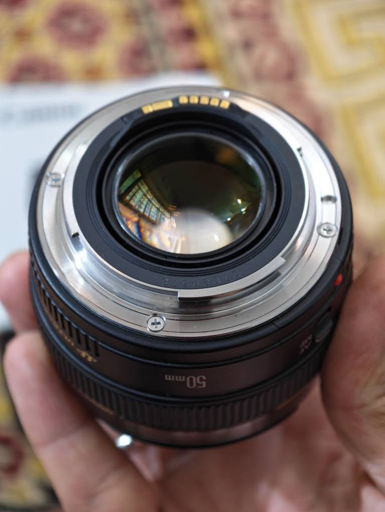 عدسة كانون 50mm f 1.4 بحالة جيدة جدا استعمال قليل (جانت مضمومة)
السعر 250 الف 
مكاني بغداد 
*********** بغداد, العراق
