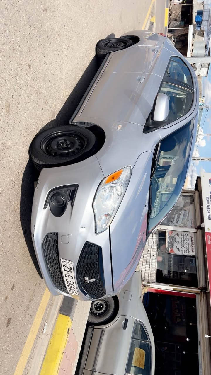 متسبوشي ميراج موديل ٢٠٢٠ ماشي ٣٥  الف حدث بس دعامي بدون ارباك بدون دواخل ٢قطع بغ امريكه 
رقم سليماني بيه بطقه بنزين 
سعر٧٧ $بيه مجال بسيط
*********** كركوك, العراق
