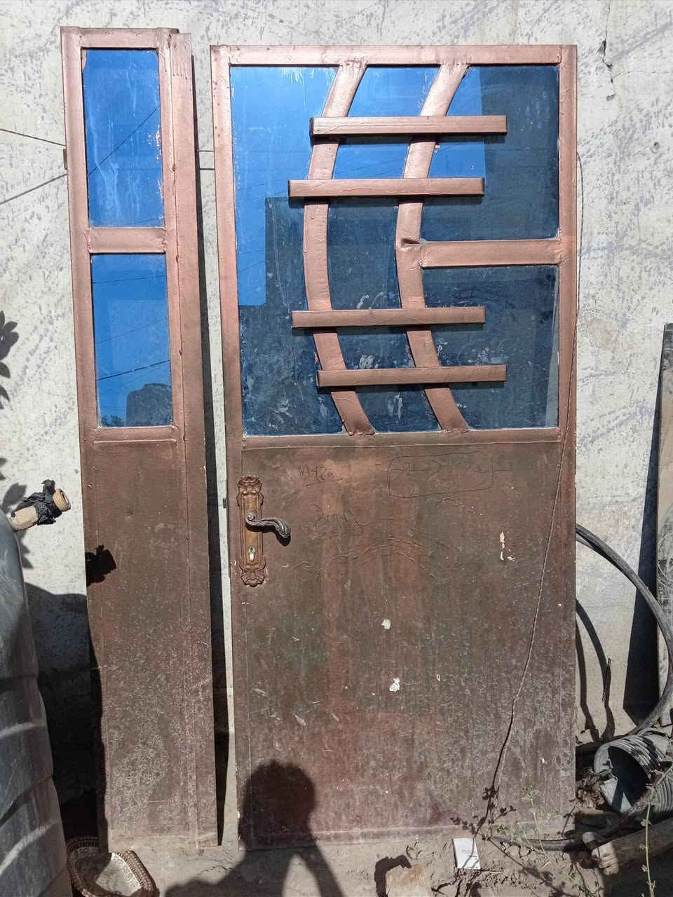 غراض للبيع كلمن بسعره***********
