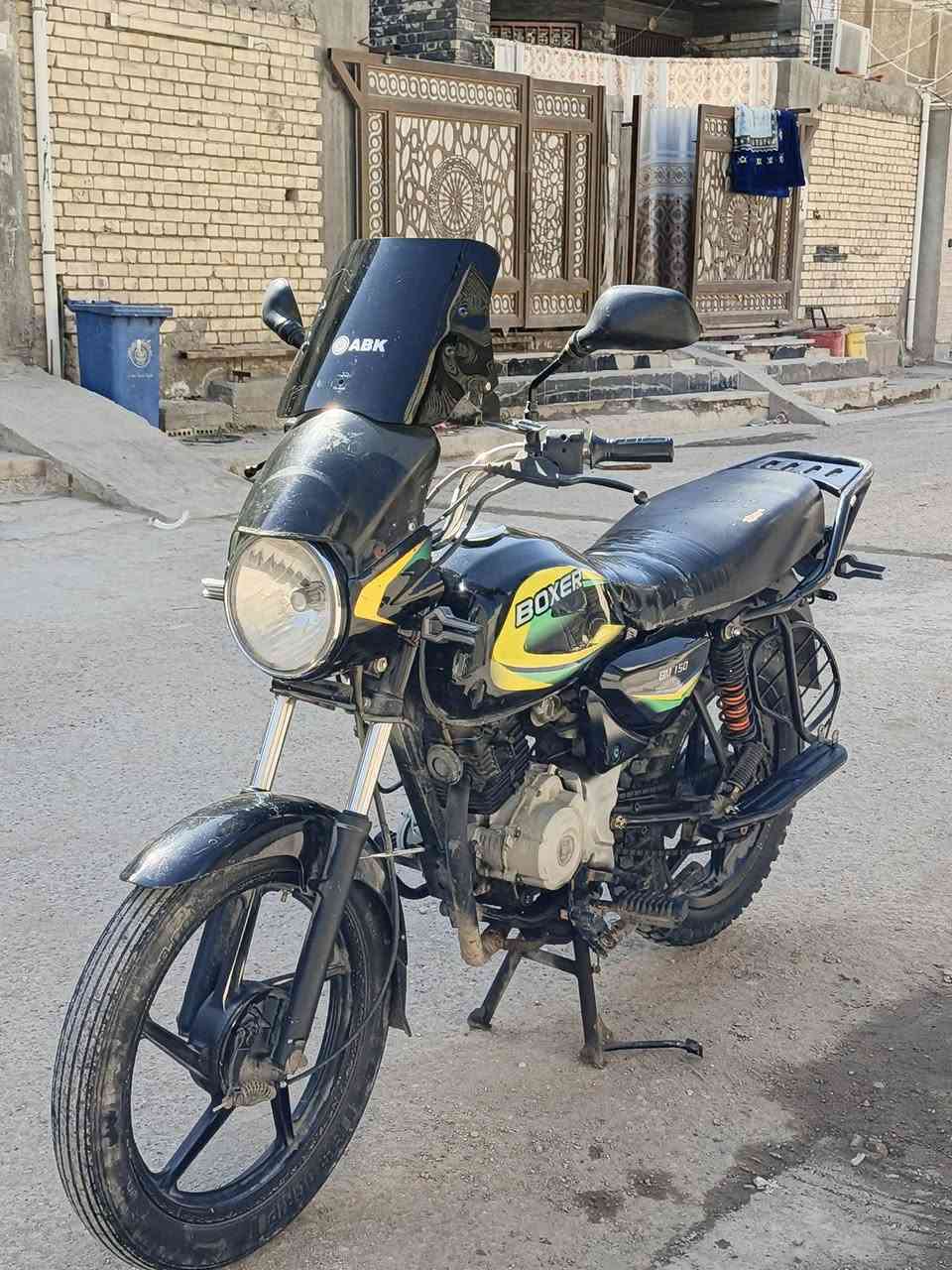 بوكسر كلاسك موديل 22 دراجه كامله مكمله ماعد راجز سلف عوزهه فقط راجز مال سلف وباقي ڱڵـه  كامل مكفول مكينه مكفوله م̷ـــِْن تبخير او تنقيص اوراقهه كامله سعر مليون 150 العنوان بغداد العبيدي للتواصل ***********
