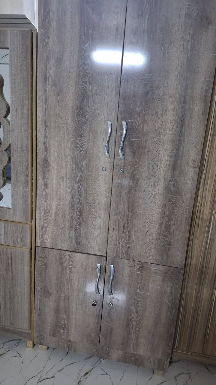 غراض مستعمل للبيع وجديد 
قرب اسواق روكان 
رقم هاتف ***********
