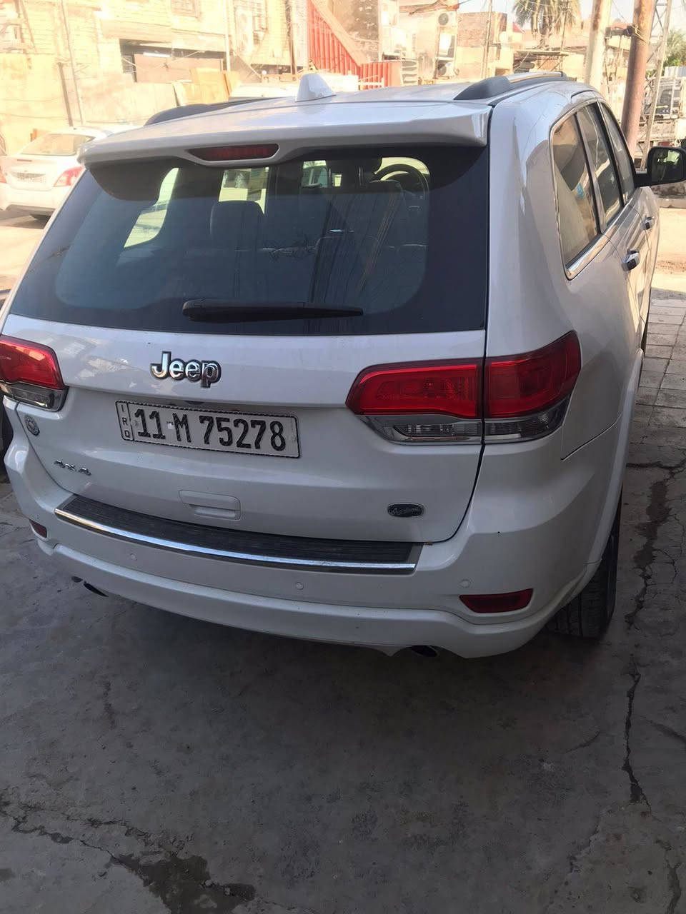 السلام عليكم ورحمة الله وبركاته
سياره جيب افر لاند  خليجي موديل 17 للبيع

بدون حادث عد ضربت توكتك بمسطرت باب الجنطه كما موضح بالصور

السعر ٢٥٥وبيه  قليل
***********
