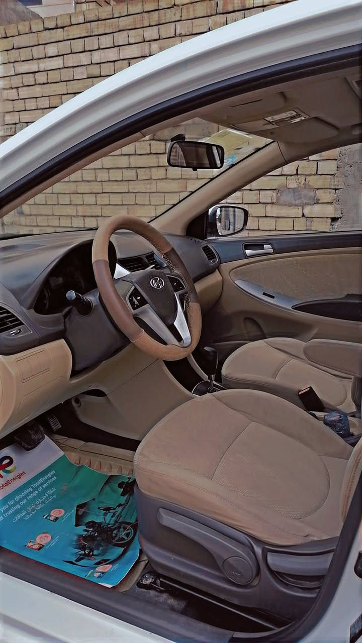 السلام عليكم للبيع هونداي اكسنت خليجي موديل ٢٠١٣ بلو🍃
فول مواصفات
محرك "1600" قطرتين 
فتحة
شاشة
اشاير مري
كامرة خلفية
داخل لونين
لايت منضومة كاملة (زينون) نهار
ويل كب ١٦
فقط دوستين صبغ وهلال
السعر 100 وبيها مجال
للأتصال *********** أحمد
مكاني الكرخ
