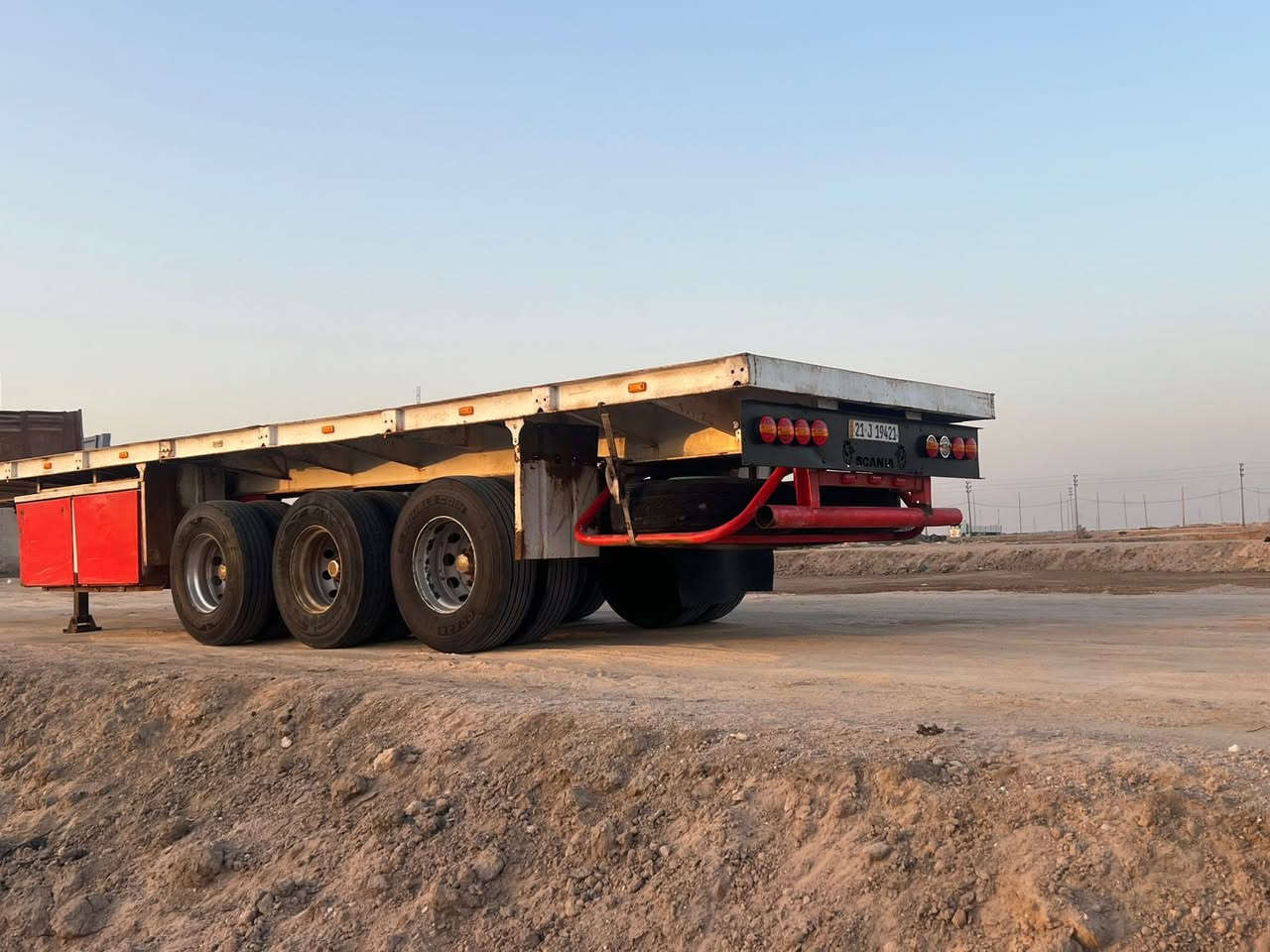 السلام عليكم عربانه للبيع حداديه 3 محاور 14 شاصي 16 تخم تاير السعر 90 للأستفسار (***********) مكان بصره اني مكلف بل نشر
