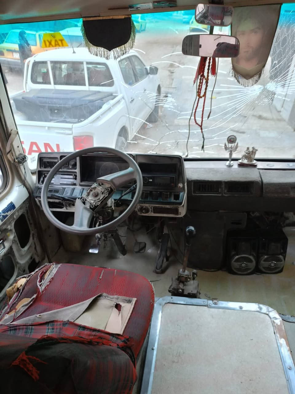 سلام عليكم كوستر للبيع موديل ٨٩ معمره عام بيه حصه كاز رقمه احمر مكان كربلاء رقم الهاتف ***********
محوره مكينه كيا  بنكو السعر ٩ مليون
