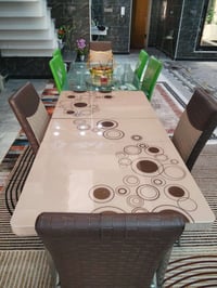 طاولات • بغداد • حي اور