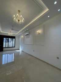 متوفر كادر صبغ وجبس بورد وديكورات 07801080093🌹