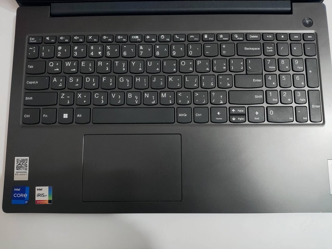 لابتوب Lenovo V15 G3 (i7 جيل 12) مستعمل نظافة برغي واحد ما مفكوك
للبيع لابتوب لينوفو مواصفات وحش، الجهاز استخدام نظيف جداً وبراغي الشركة كلها بلاد (ما مفتوح نهائياً)

المعالج: Core i7 جيل 12 (أداء طيارة).

كرت الشاشة: Intel Iris Xe Graphics (أداء عالي للألعاب والتصميم)

الرام: 16 جيجا DDR4

الذاكرة : ssd 512

الشاشة: 15.6 بوصة FHD

الميزة: يدعم تقنية FSR يعني بالألعاب والبرامج الثقيلة ينطيك أداء دبل.

النظافة: الجهاز داخلياً وكالة 100%، بس الظهر بي شخط سطحي بسيط وما غلفته ويكدر المشتري يفحص البراغي براحته.

السعر: 700 ألف (بي مجال بسيط للشراي المباشر) مكاني كربلاء

أداء الجهاز في الألعاب (FSR Active)

Valorant:  1080p  120 فريم

CS2:  1080p فريم 90 

GTA V:  1080p  60 فريم

Forza Horizon 5:  1080p 55 فريم

God of War:  720p  35 فريم

Cyberpunk 2077: 720p 35 فريم

 League of Legends:  1080p 140

فريم

DOTA 2:  1080p  90 فريم

Minecraft:  1080p  100 فريم

Rocket League:  1080p  80 فريم

Rainbow Six Siege:  1080p  65 فريم

Apex Legends: 720p  50 فريم

للاستفسار ***********
