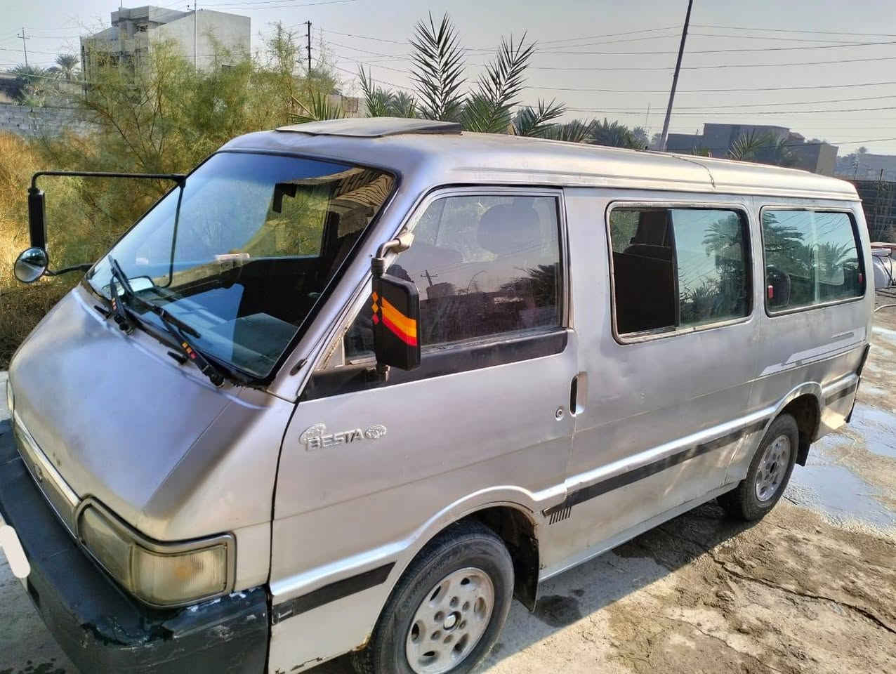 كيا بستا ١٩٩٣ بأسمي  رقم  اصفر حمل 
سيارة محرك گايم وباقي تفاصيل السيارة جاهزة
السعر ٢٨ ورقة علماً ان السيارة لا تعمل 
***********
