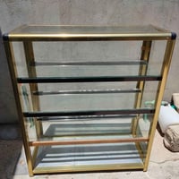 للبيع رتفاع 120 عرض 1متر  السعر 100 ألف وبيهه مجال  عنوان بغداد اليوسف...