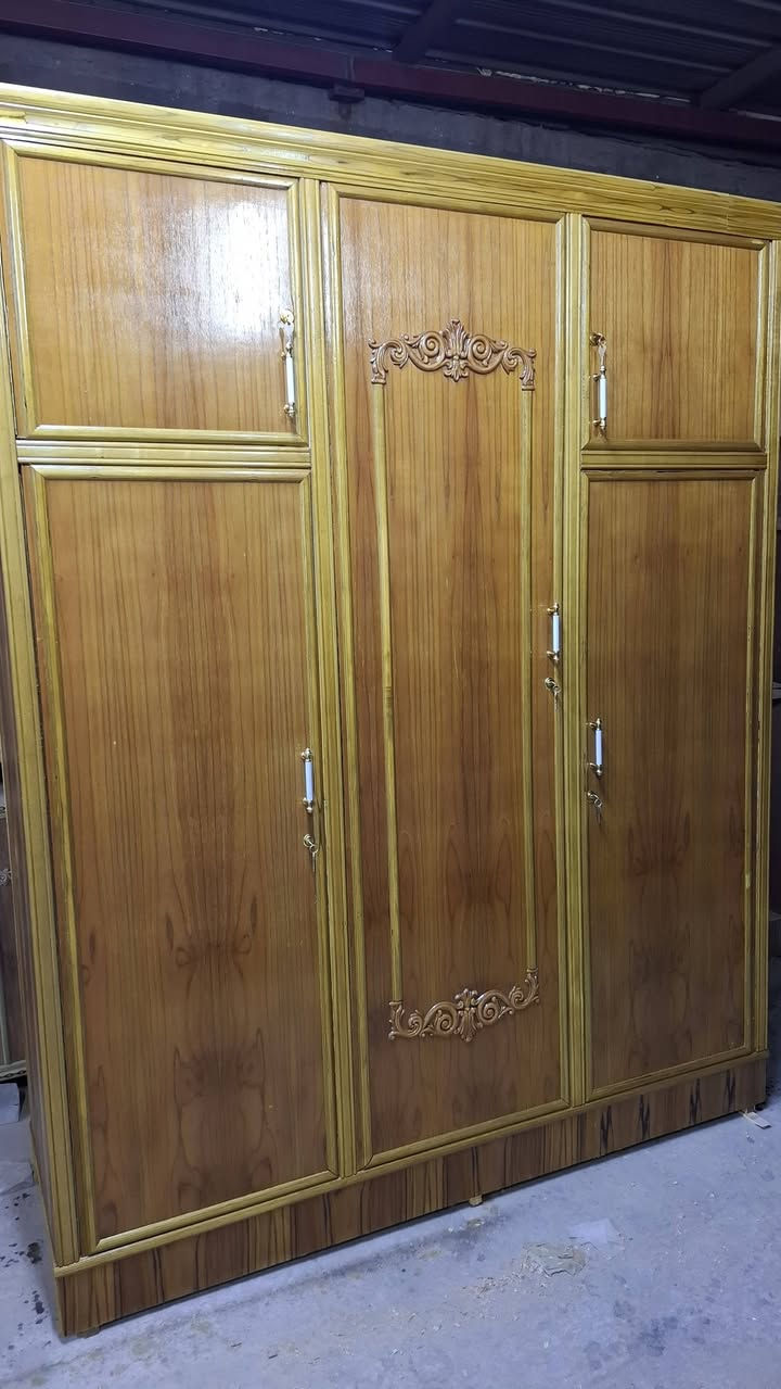 كنتور ابو ٣ ملحق جديد
سعره ٢٣٥ مكان بغداد مدينة الصدر اكو توصيل 
***********
