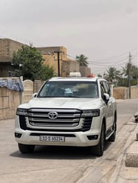 لاندكروزر ٢٠٢٢ • ماشيه ٧٩٠٠٠ • جسر ديالي