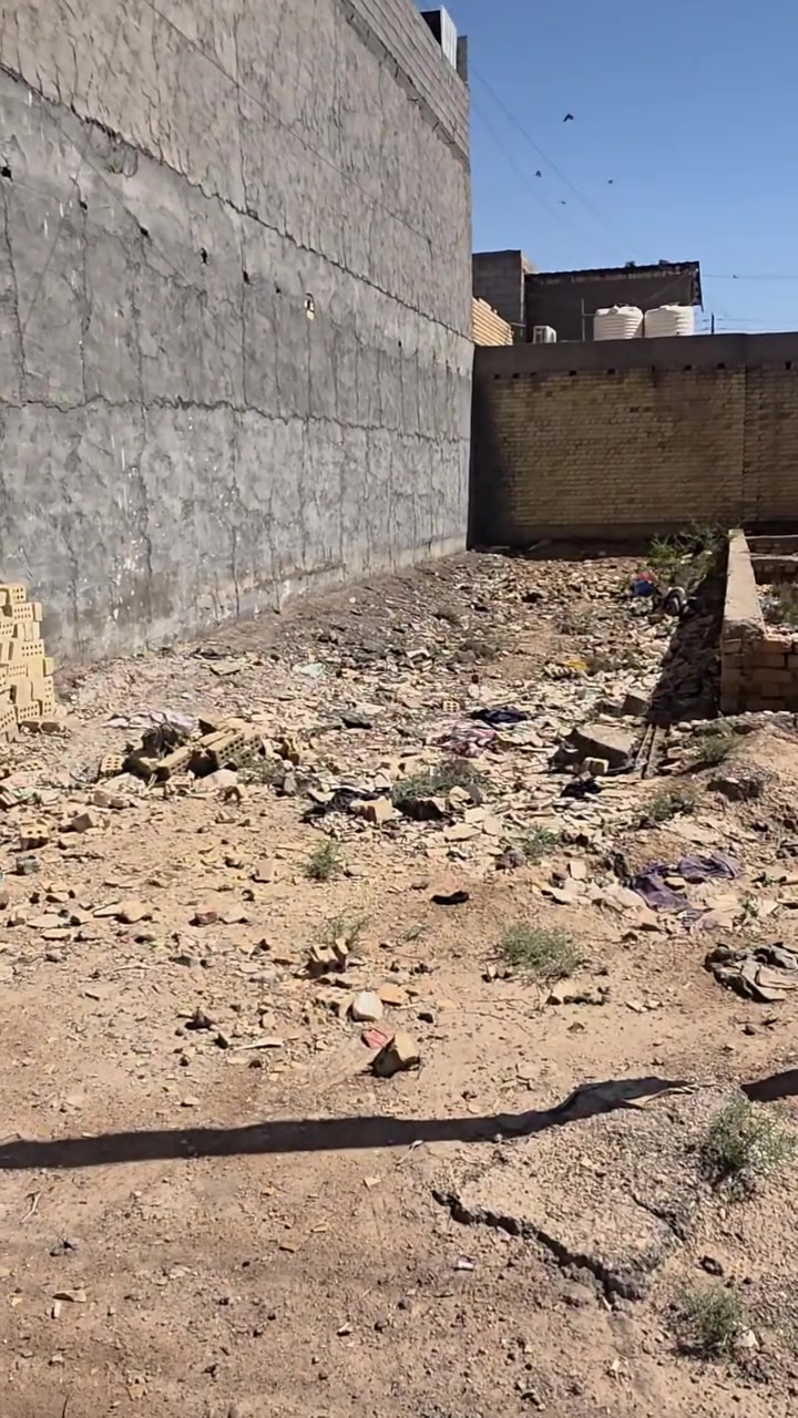 قطعتين للبيع
واحده مربعه ١٠٠ متر 
الثانيه طولانيه ١٠٠ متر 
بحي الطف بظهر المدارس المسائيه 
***********
