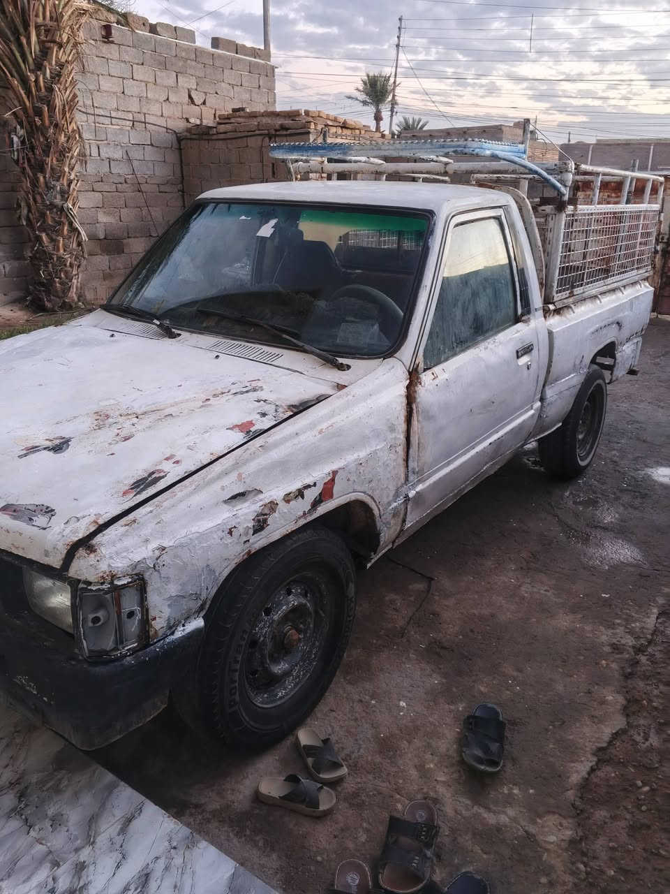 سلام عليكم سياره البيع مديل 87بسمي مداور ثاني يوم محرك بيه تنقيص اكسن مكفول شاصي مكفول كير مكفول كشر شوف العين مثل ما شوف بالصوره سعر 17بيه مجال العنوان واسط دجيلي 
الاستفسار ***********
