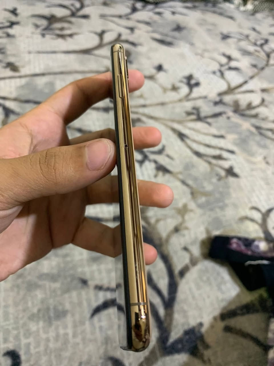 السلام عليكم عندي اكس ماكس لوك شخط مابي امبدل بي فقط بطاريه باقي كله بلاد فيس إيدي سغال ذاكره 64 مراوسه مع آيفون 12لو 13 تواصل مع خاص أو ع رقم ***********
