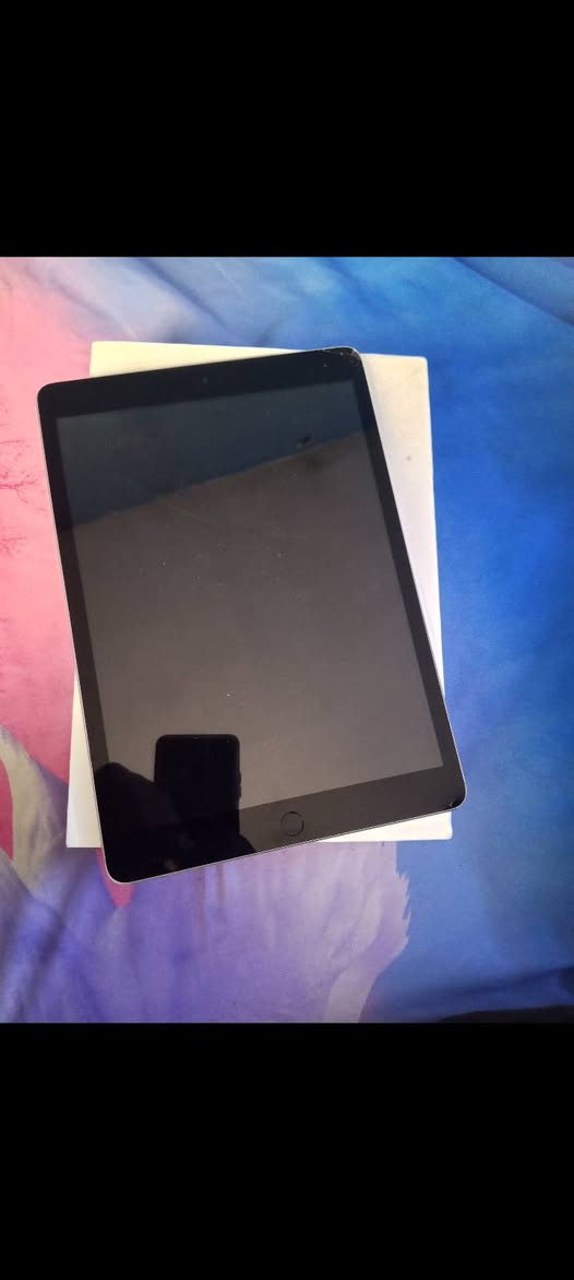 كلاص ونفطرت بطاريته 85 وياه كارتونه وشاحنه السعر 200قفل
مكاني بغداد حي اور 
***********
