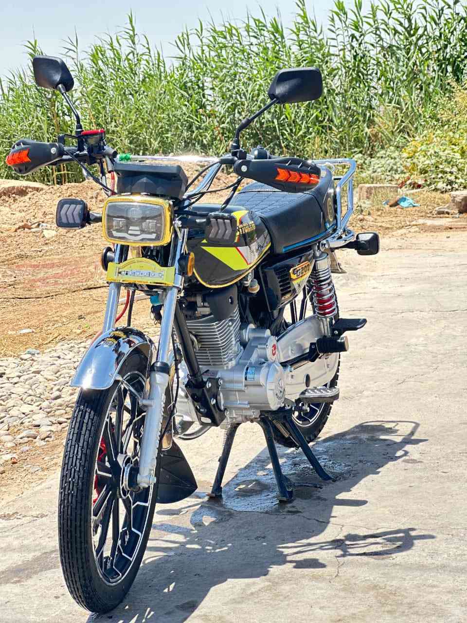 سلام عليكم موديل٢٥ معدل شلعه فول
فقط شاشه حتركت ب ماي
اوراق كامله 
سعر ٧٥٠
***********
